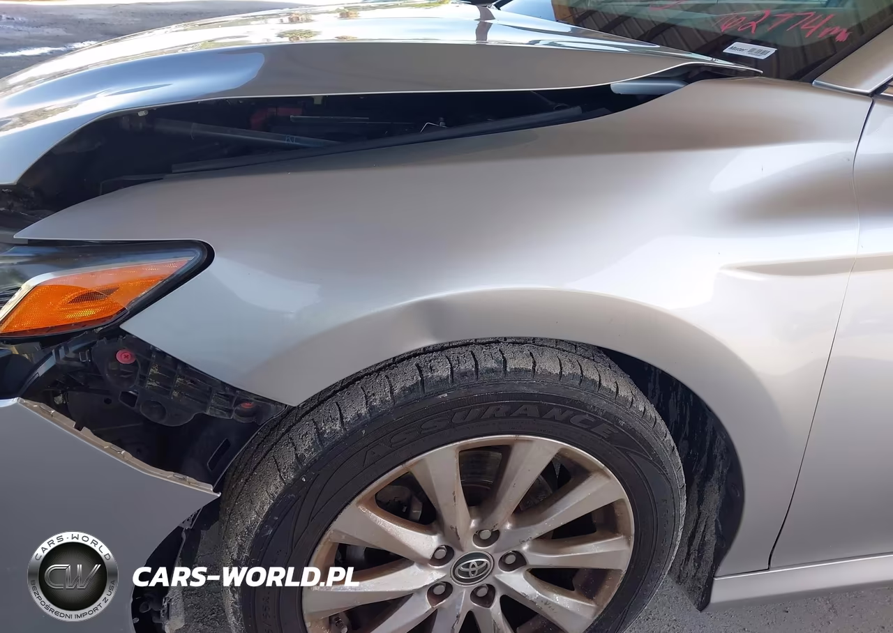 2018 Toyota Camry Le VIN:JTNB11HK3J3017677 - 19