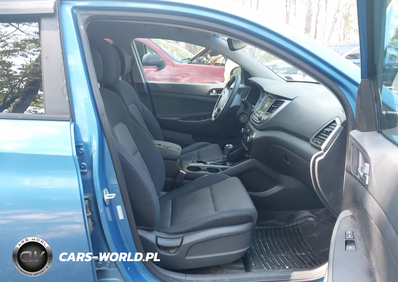 2016 Hyundai Tucson Se VIN:KM8J23A47GU226407 - 5