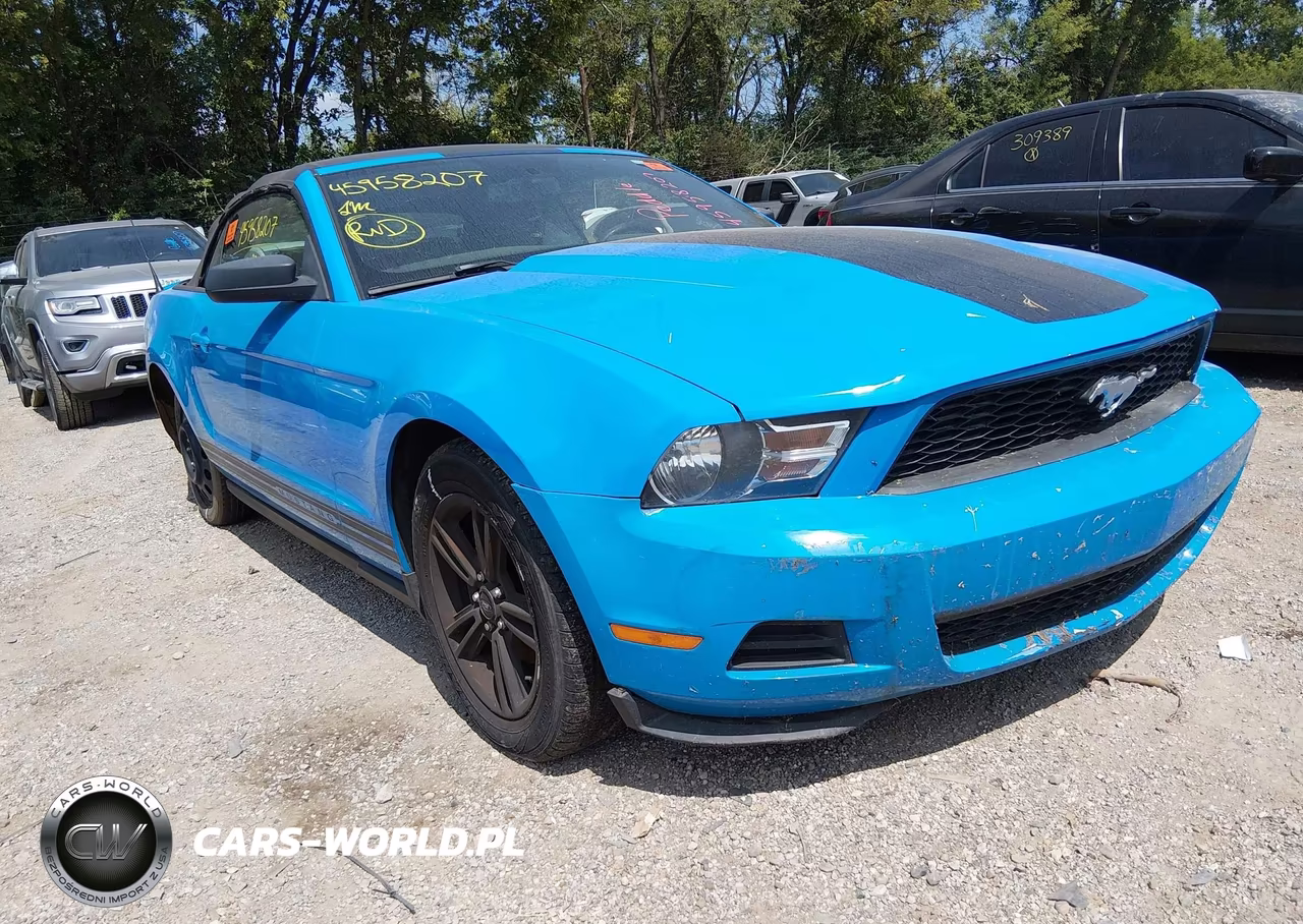 2010 Ford Mustang V6-V6 Premium