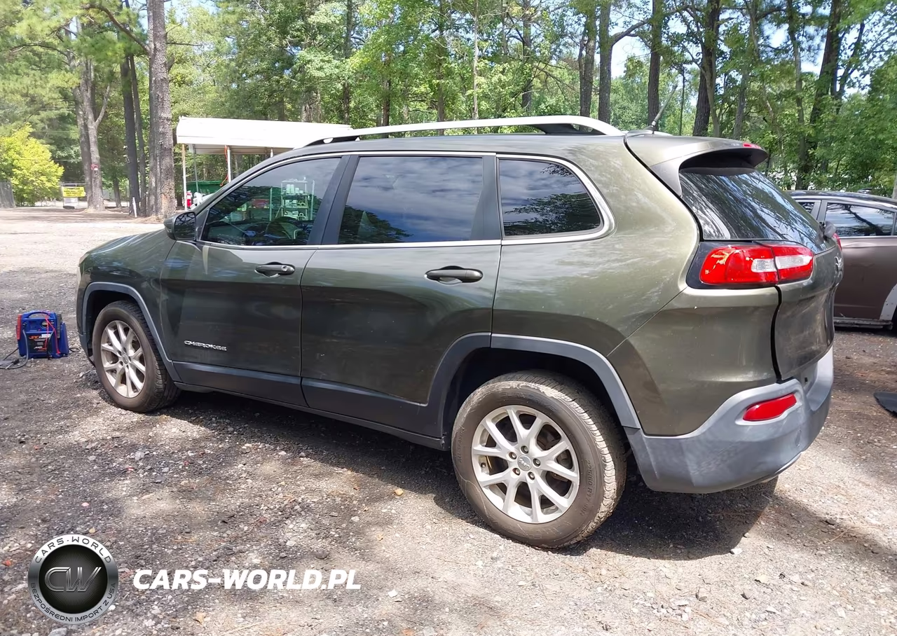 2016 Jeep Cherokee Latitude VIN:1C4PJLCB4GW125892 - 3