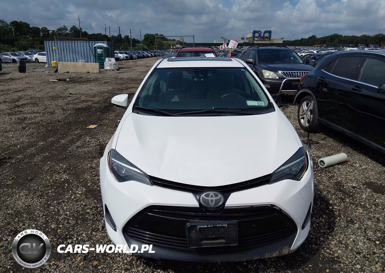 2018 Toyota Corolla Le VIN:2T1BURHE9JC985228 - 12