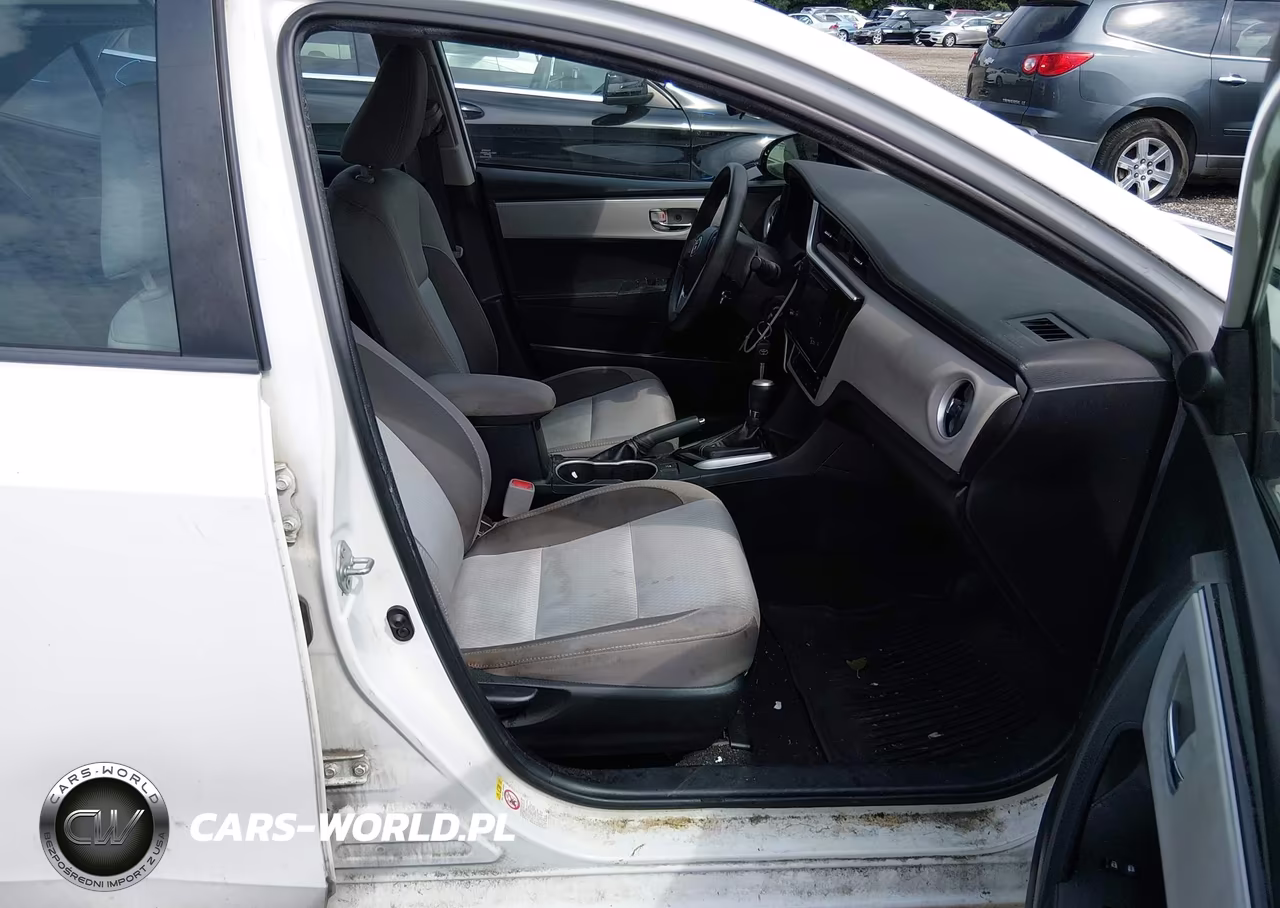2018 Toyota Corolla Le VIN:2T1BURHE9JC985228 - 5
