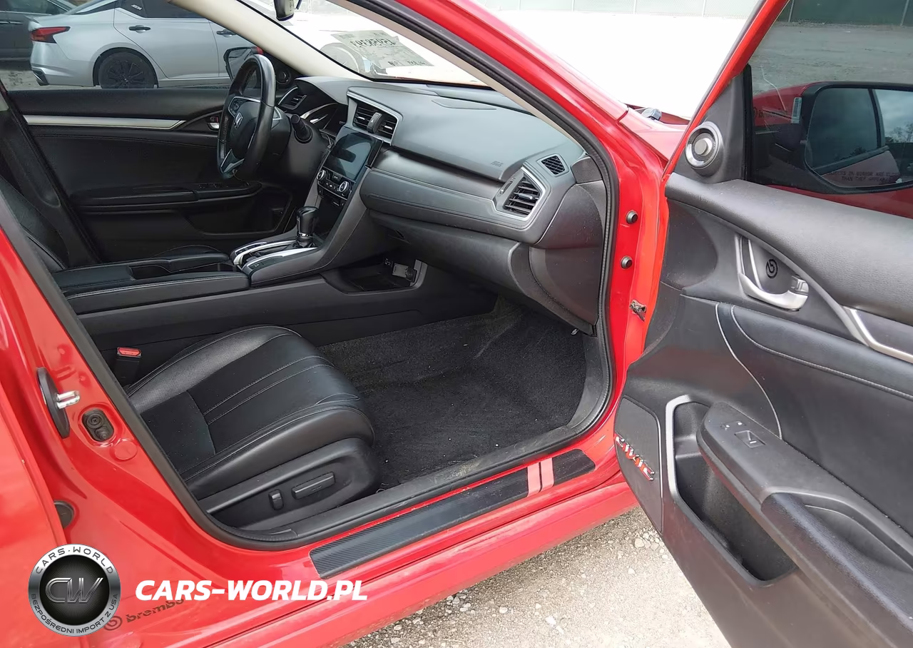 2018 Honda Civic Touring VIN:2HGFC1F91JH640715 - 5
