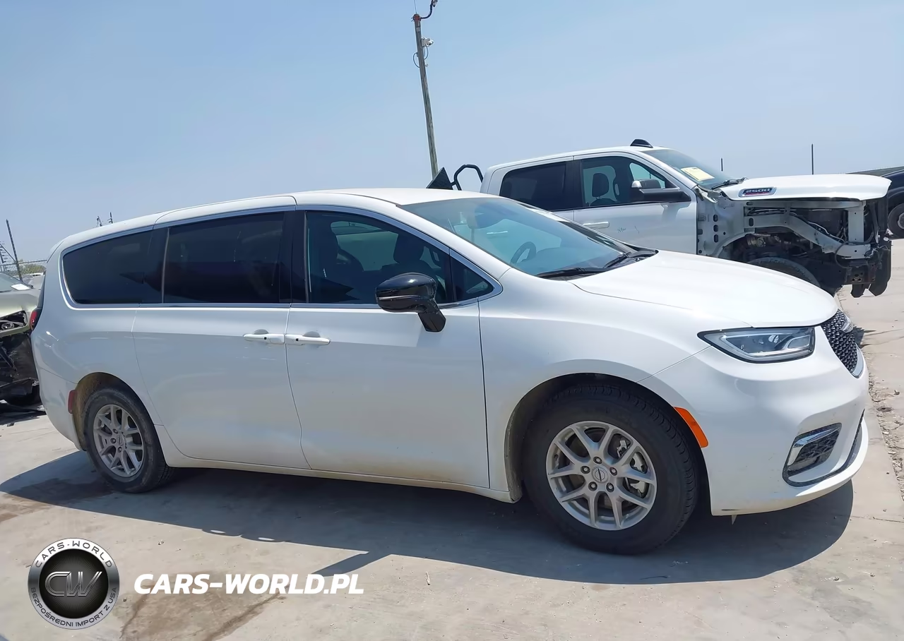 2025 Chrysler Pacifica Select VIN:2C4RC1BG1SR545390 - 13