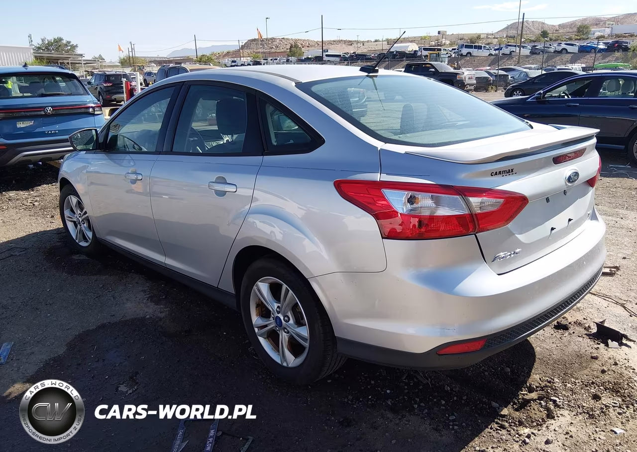 2012 Ford Focus Se VIN:1FAHP3F2XCL261833 - 3