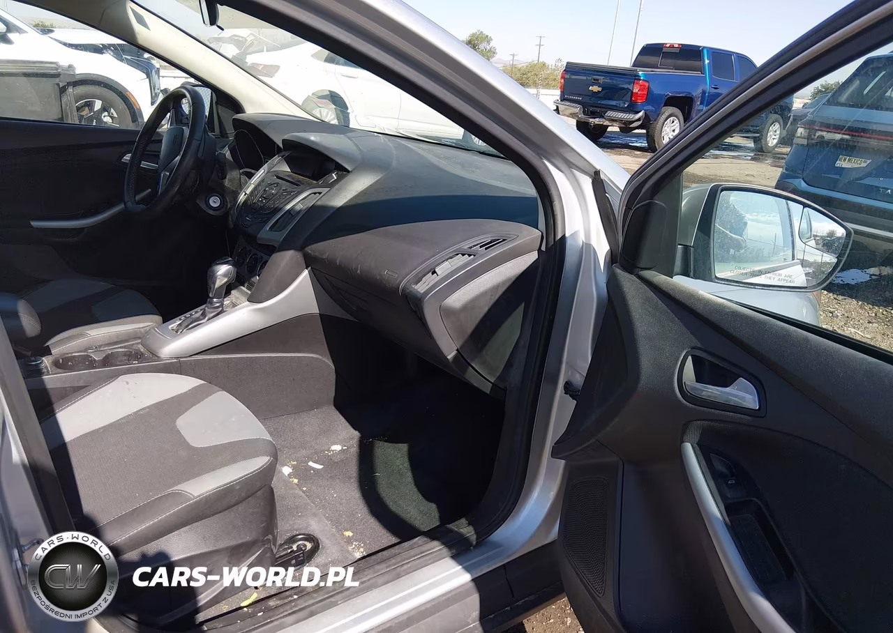 2012 Ford Focus Se VIN:1FAHP3F2XCL261833 - 5