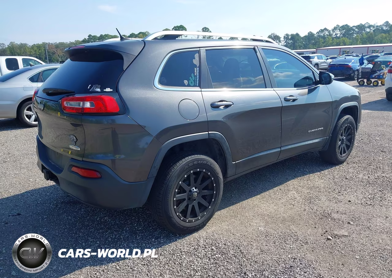 2014 Jeep Cherokee Latitude VIN:1C4PJMCB8EW186066 - 4