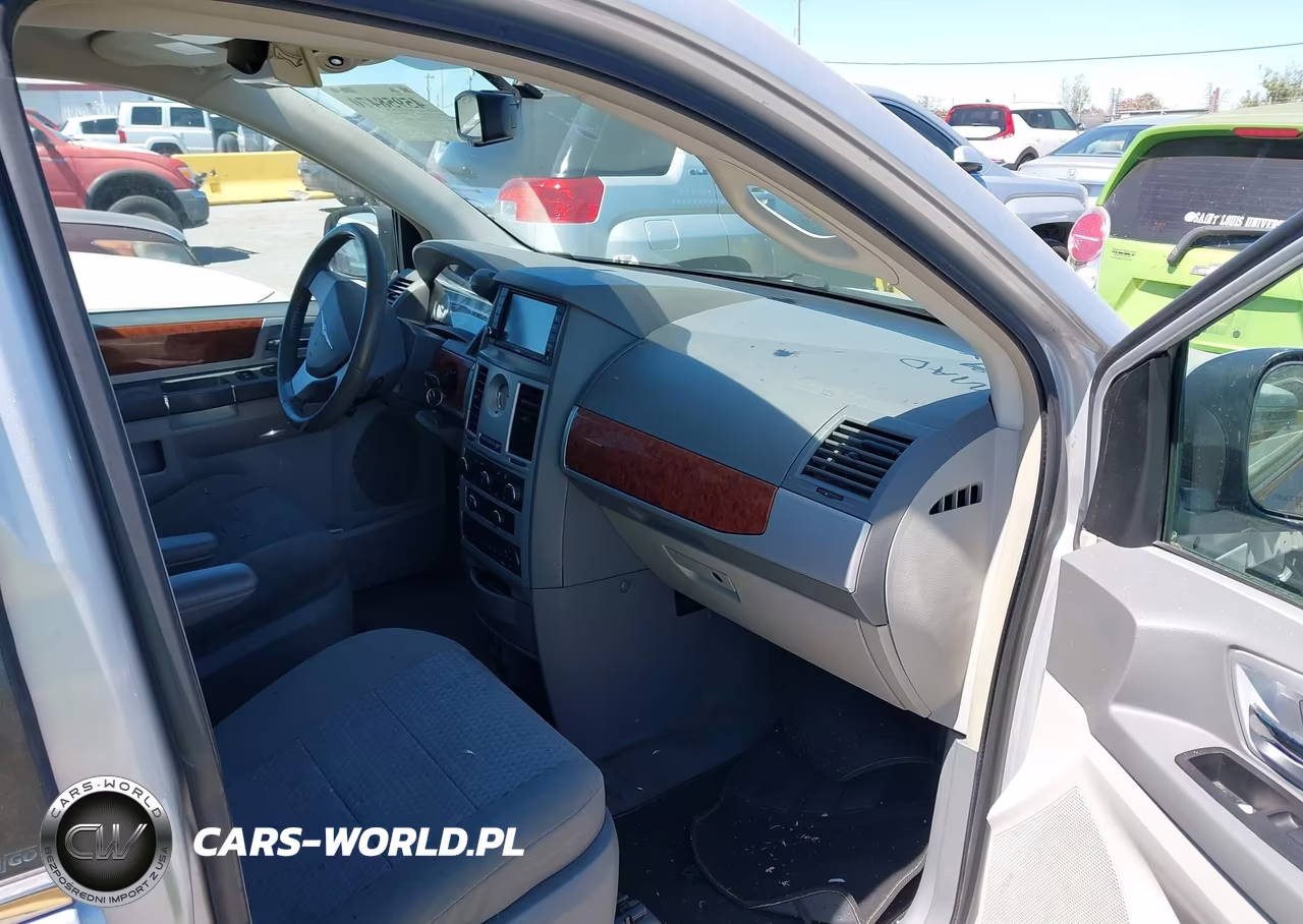 2009 Chrysler Town & Country Touring VIN:2A8HR54179R533970 - 5