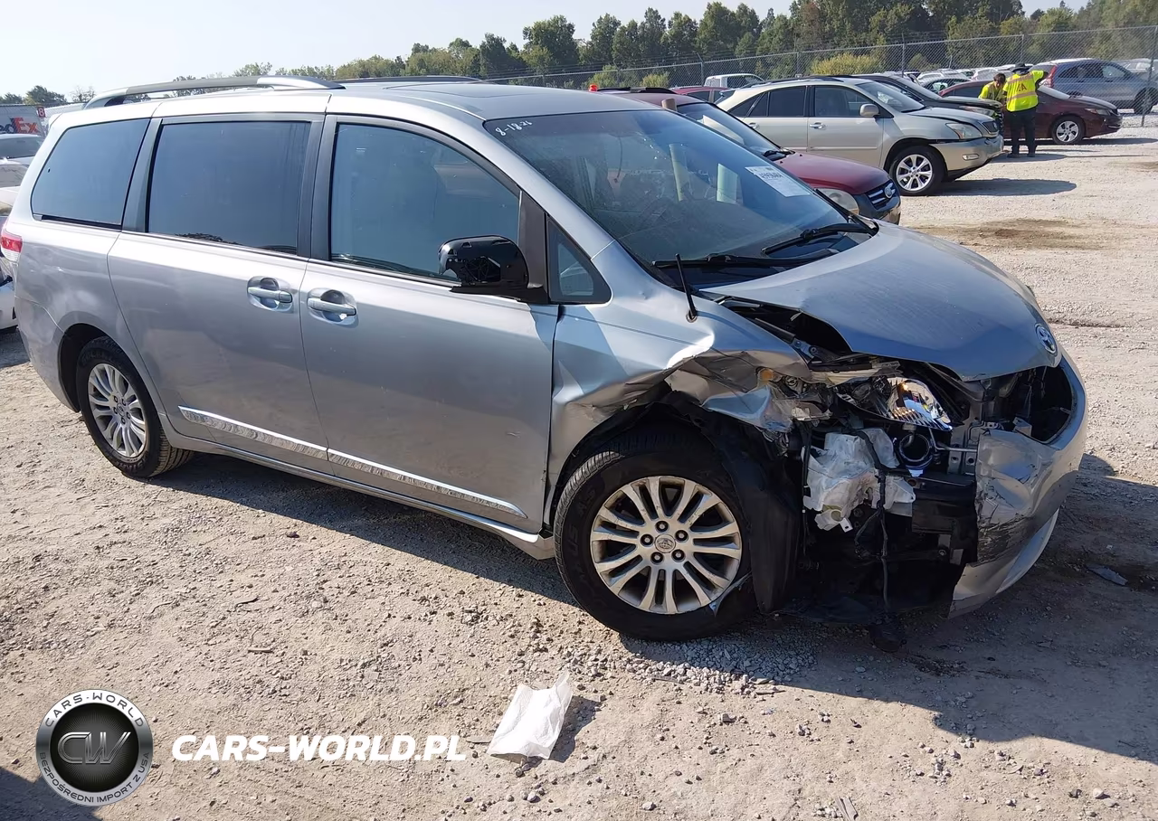 2013 Toyota Sienna Xle V6 8 Passenger – zdjęcie 1 z 22