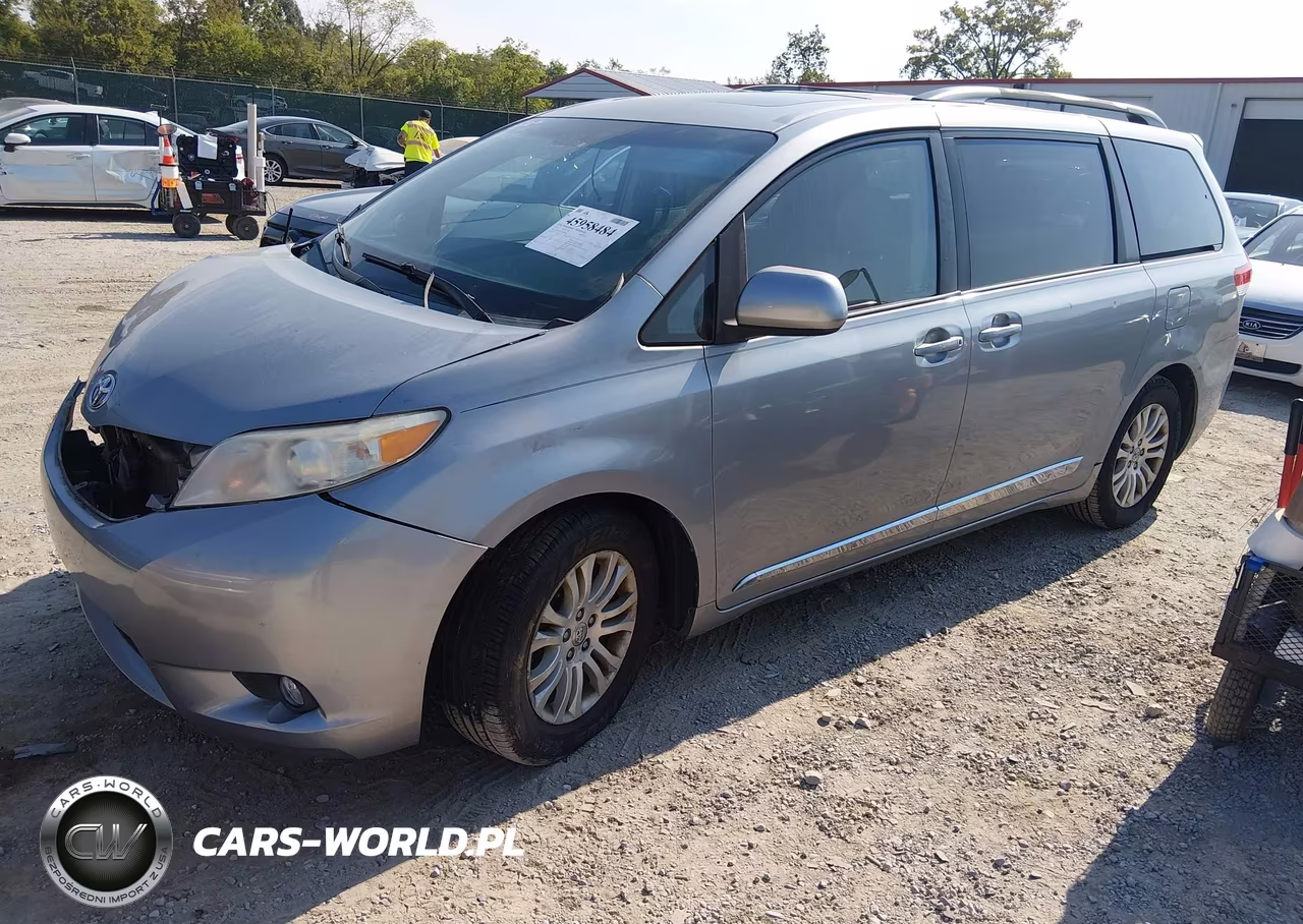 2013 Toyota Sienna Xle V6 8 Passenger VIN:5TDYK3DC3DS300783 - 2