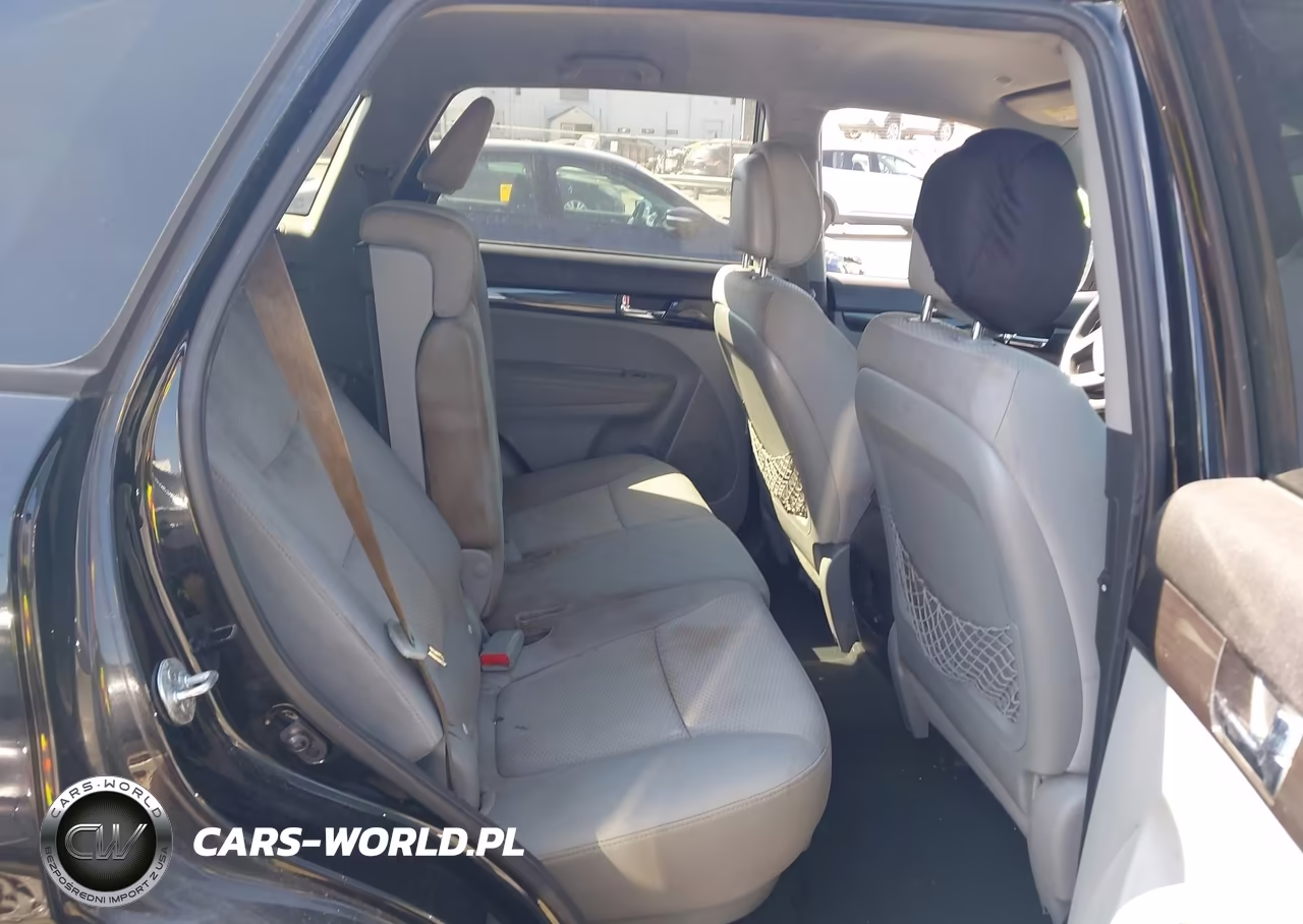 2011 Kia Sorento Lx V6 VIN:5XYKTDA27BG164088 - 8