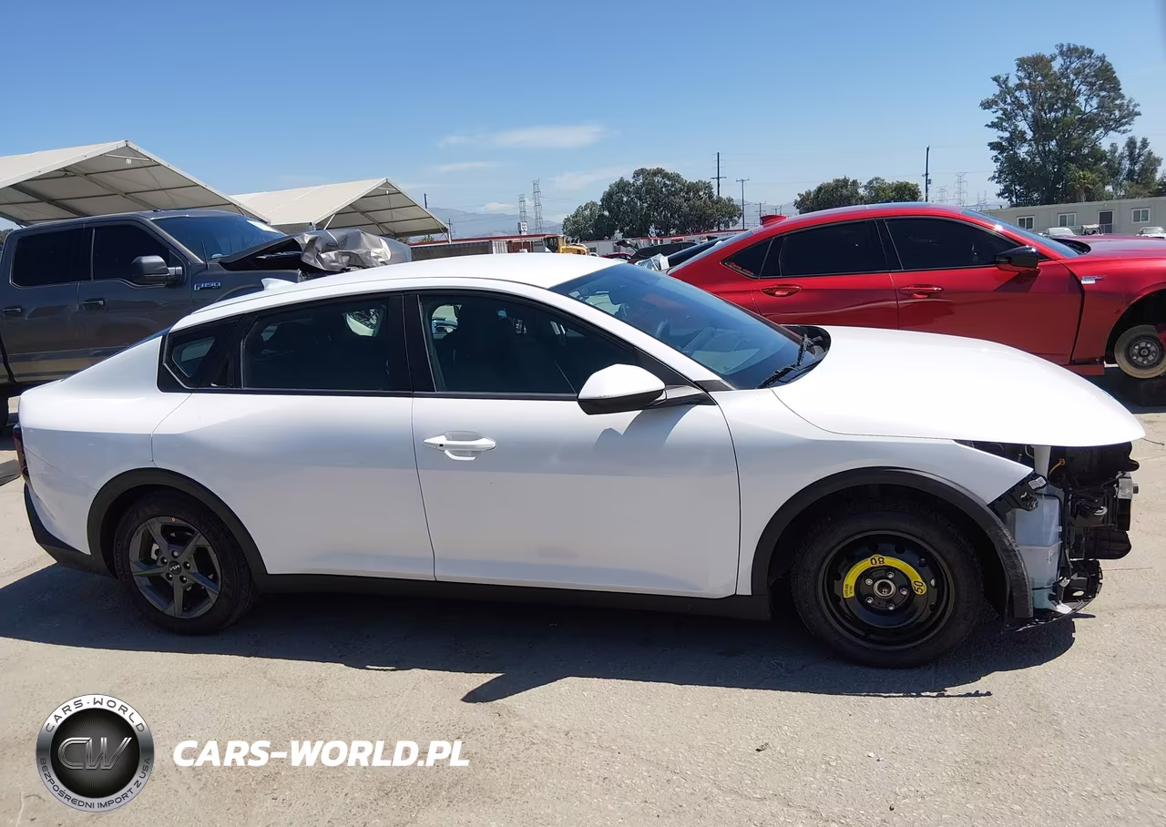 2025 Kia K4 Lxs VIN:3KPFT4DE9SE120727 - 14