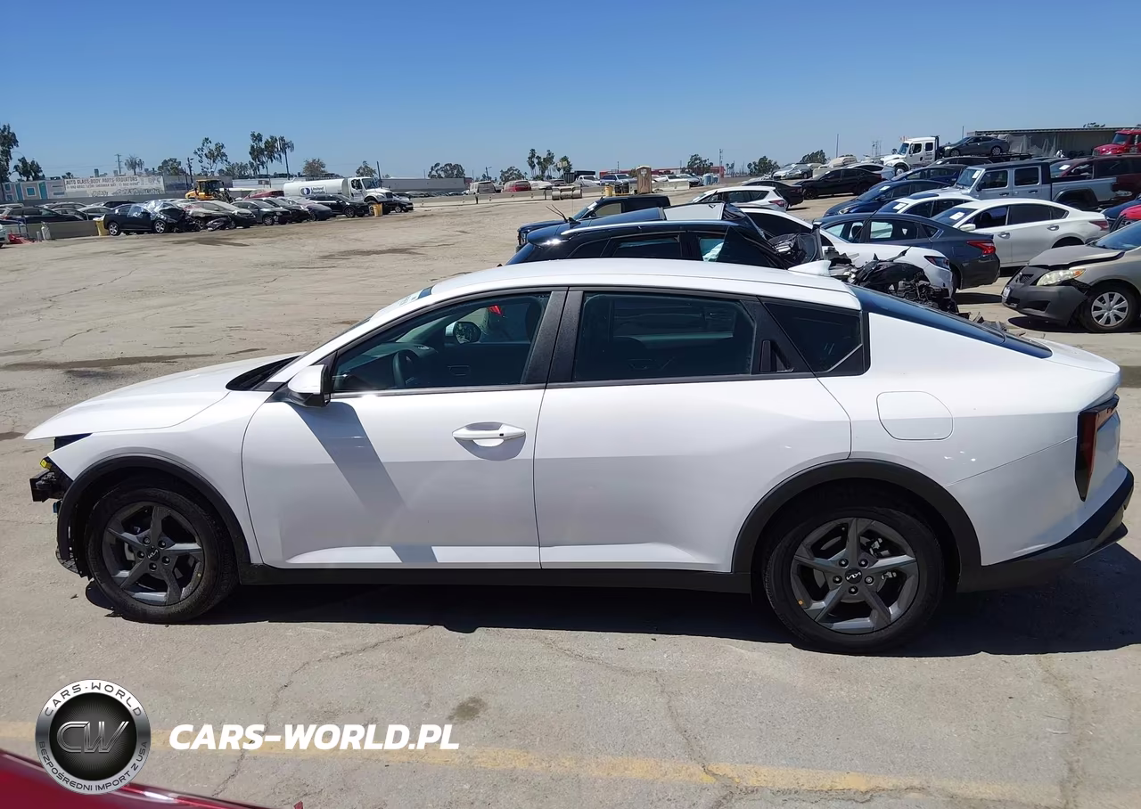 2025 Kia K4 Lxs VIN:3KPFT4DE9SE120727 - 15