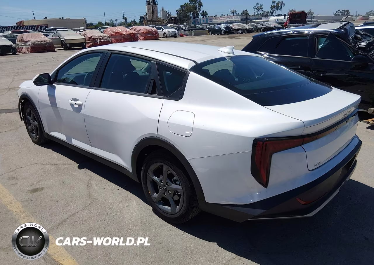 2025 Kia K4 Lxs VIN:3KPFT4DE9SE120727 - 3