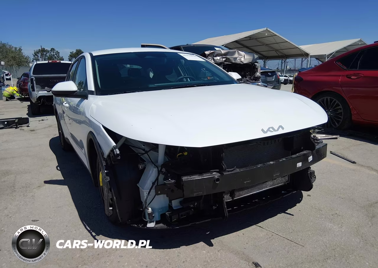 2025 Kia K4 Lxs VIN:3KPFT4DE9SE120727 - 6
