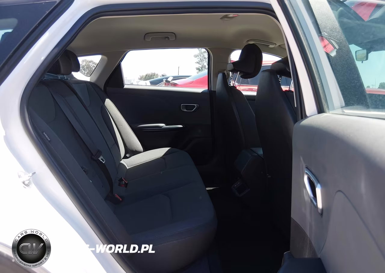 2025 Kia K4 Lxs VIN:3KPFT4DE9SE120727 - 8