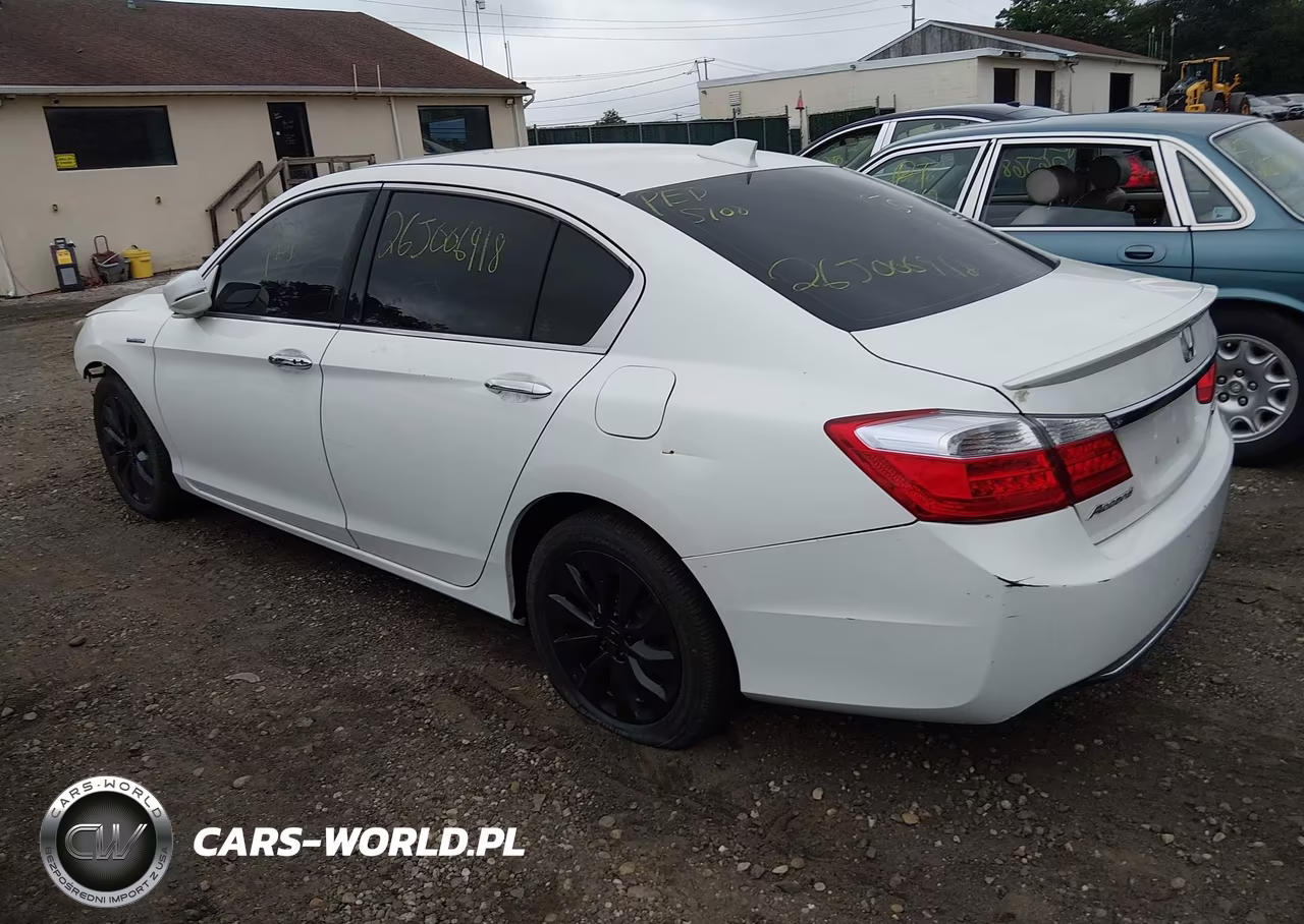 2014 Honda Accord Hybrid VIN:1HGCR6F32EA002715 - 3