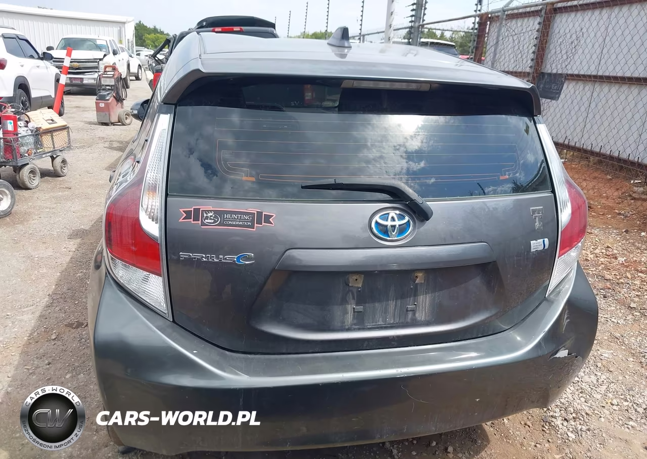 2015 Toyota Prius C Two VIN:JTDKDTB31F1579380 - 16