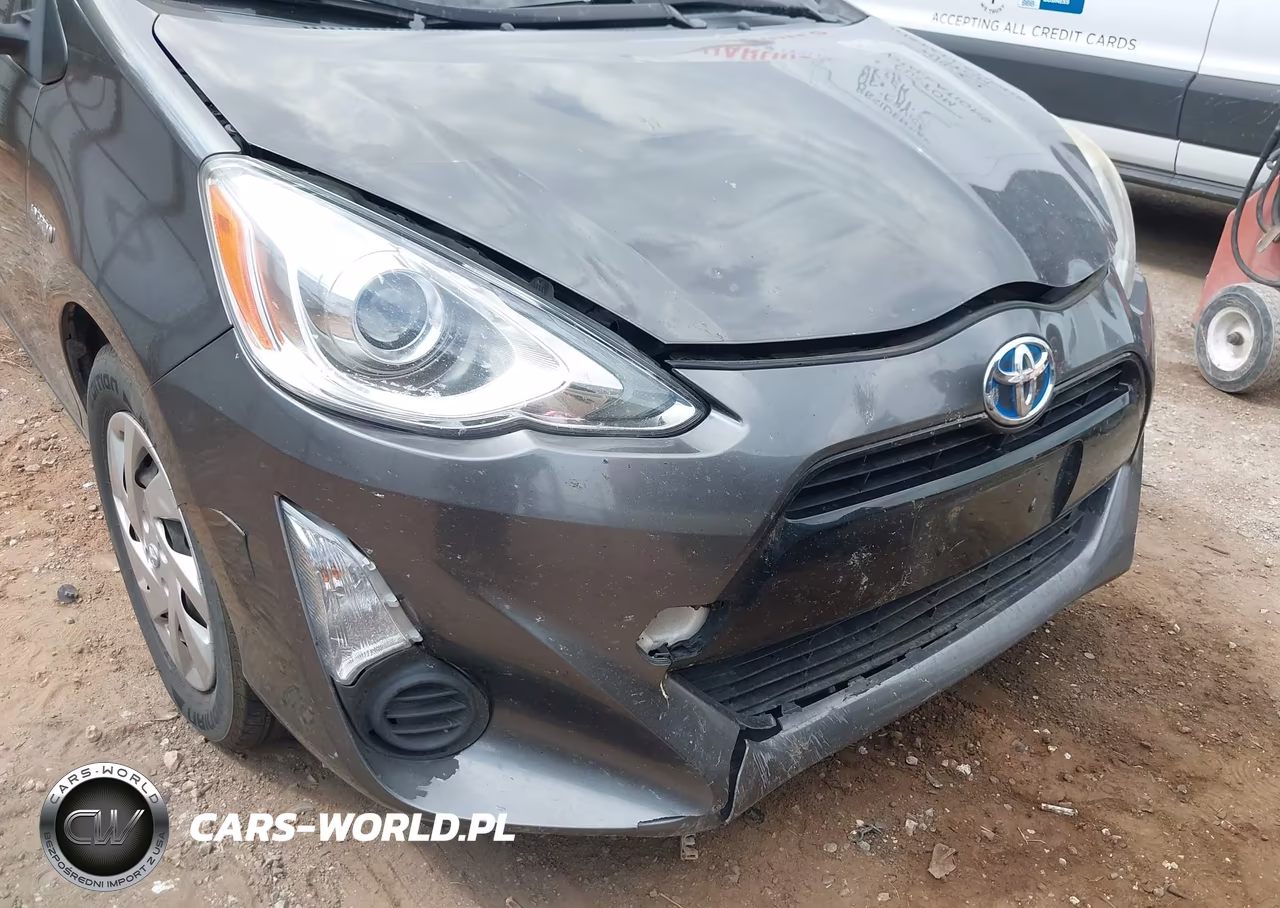 2015 Toyota Prius C Two VIN:JTDKDTB31F1579380 - 6