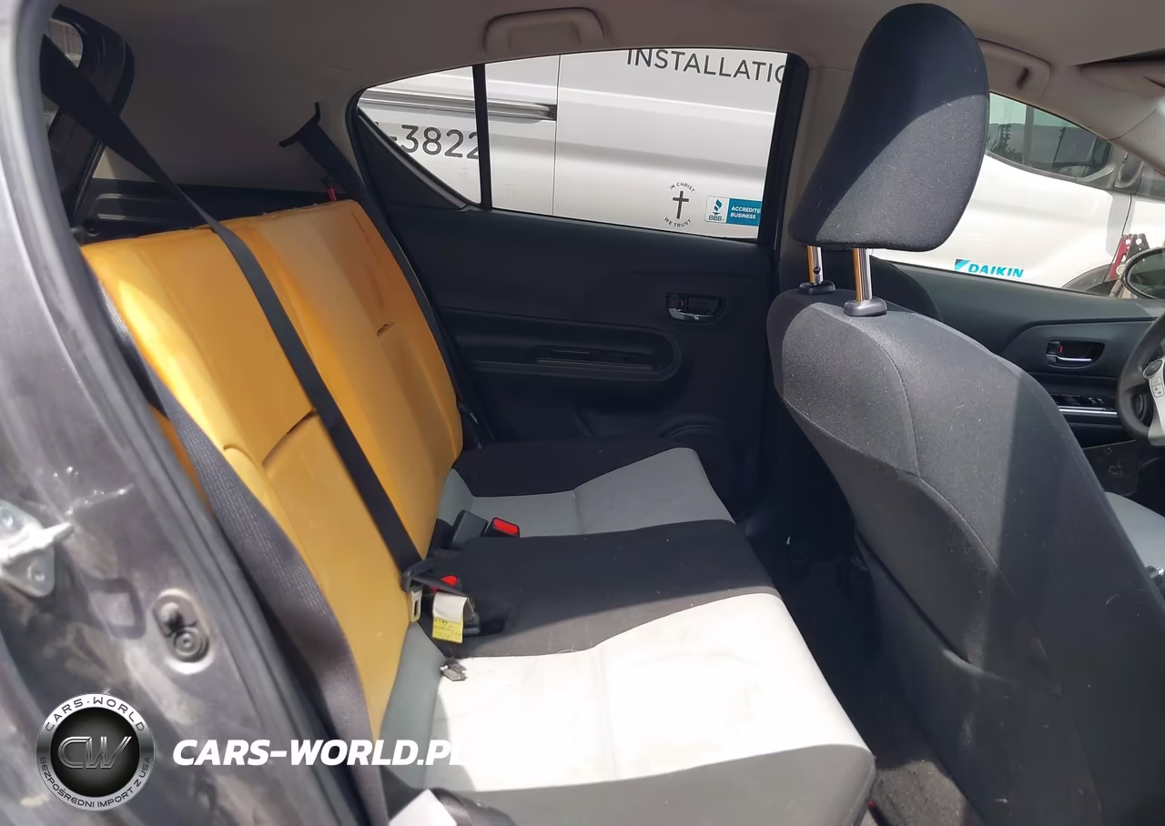 2015 Toyota Prius C Two VIN:JTDKDTB31F1579380 - 8