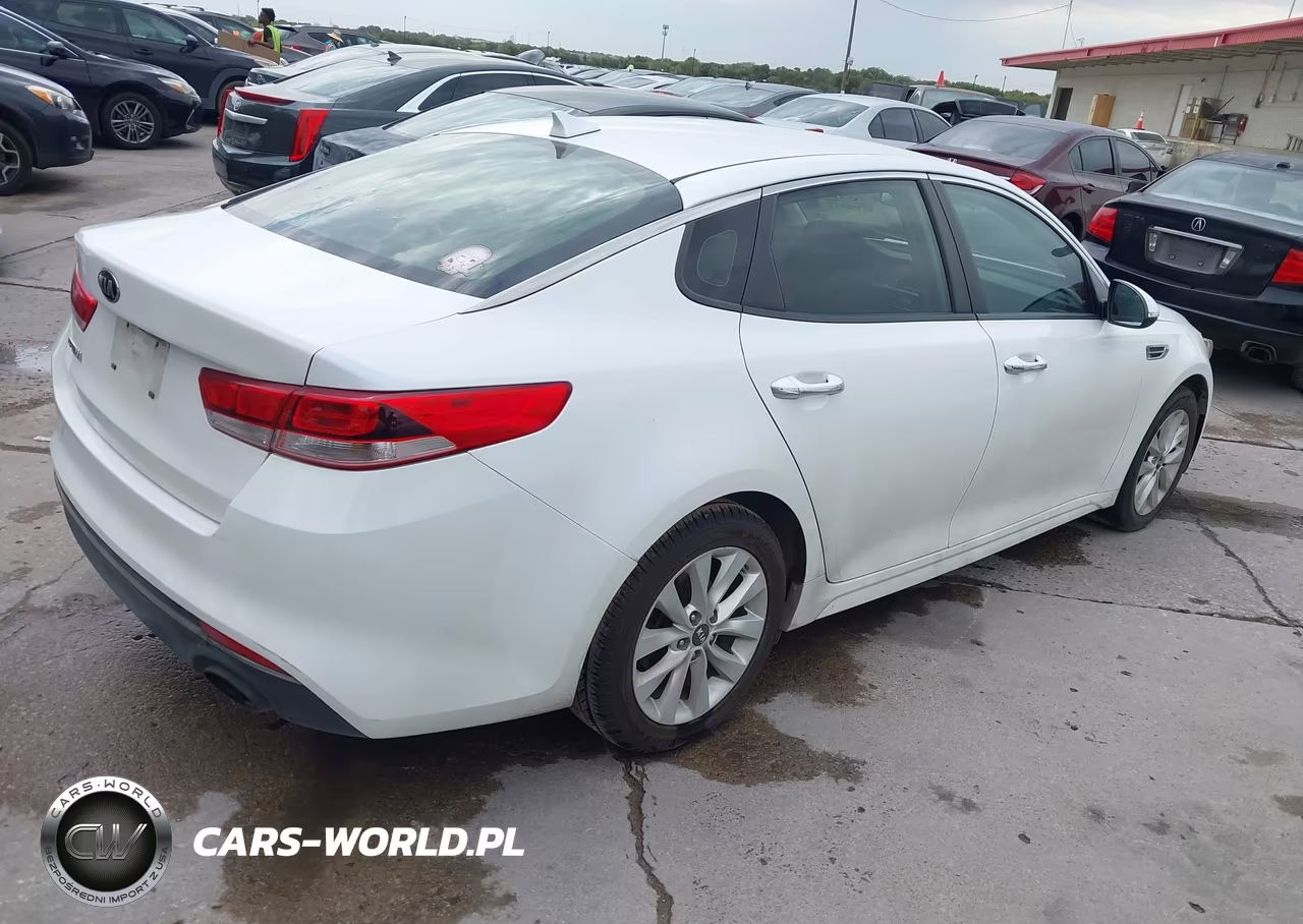 2017 Kia Optima Lx VIN:5XXGT4L34HG124382 - 4