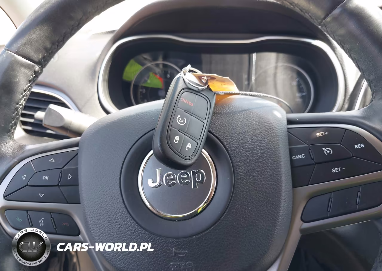 2019 Jeep Cherokee Latitude Plus 4X4 VIN:1C4PJMLXXKD217384 - 11