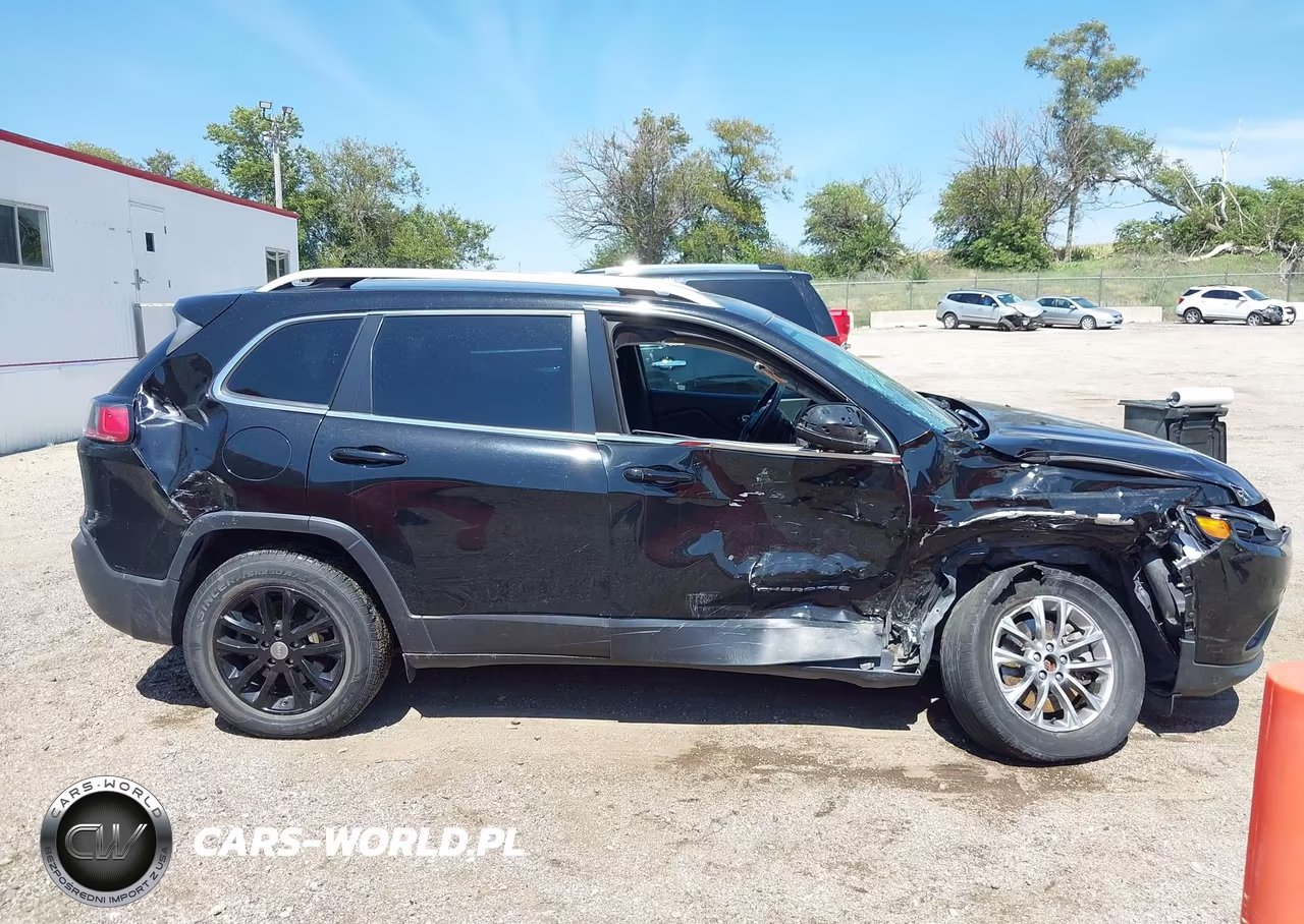 2019 Jeep Cherokee Latitude Plus 4X4 VIN:1C4PJMLXXKD217384 - 14