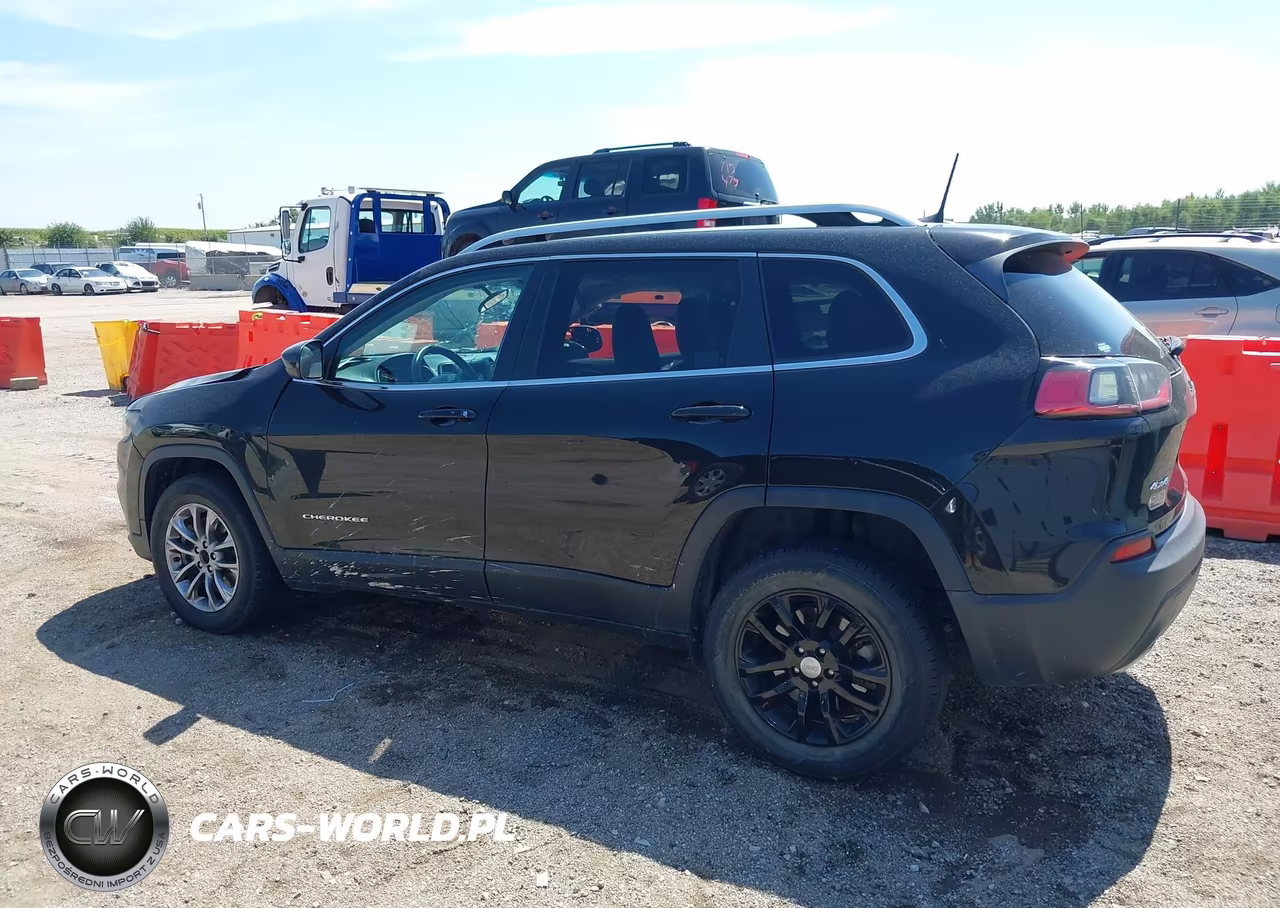 2019 Jeep Cherokee Latitude Plus 4X4 VIN:1C4PJMLXXKD217384 - 15