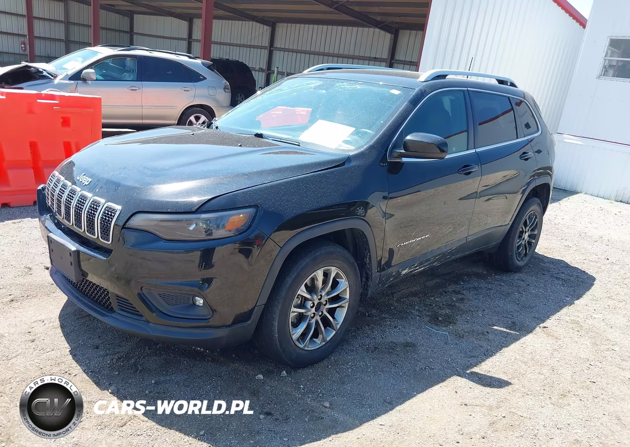 2019 Jeep Cherokee Latitude Plus 4X4 VIN:1C4PJMLXXKD217384 - 2