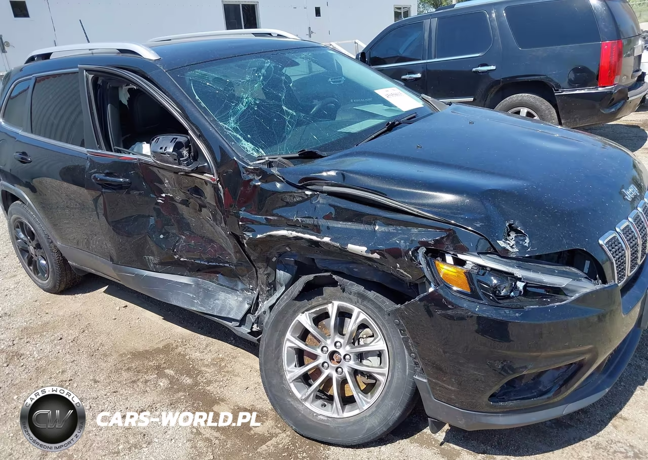 2019 Jeep Cherokee Latitude Plus 4X4 VIN:1C4PJMLXXKD217384 - 6