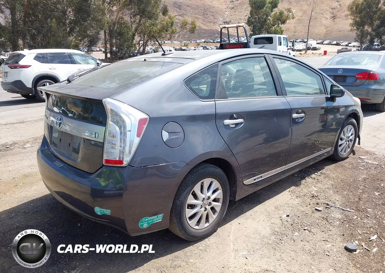 2014 Toyota Prius Plug-In VIN:JTDKN3DP9E3058293 - 4