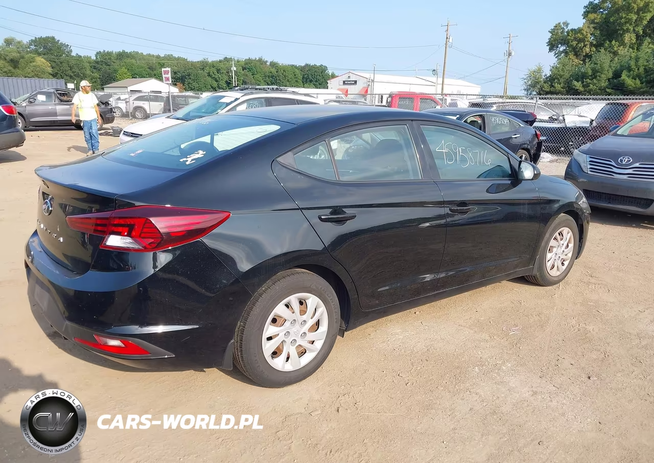 2019 Hyundai Elantra Se VIN:5NPD74LF5KH445134 - 4