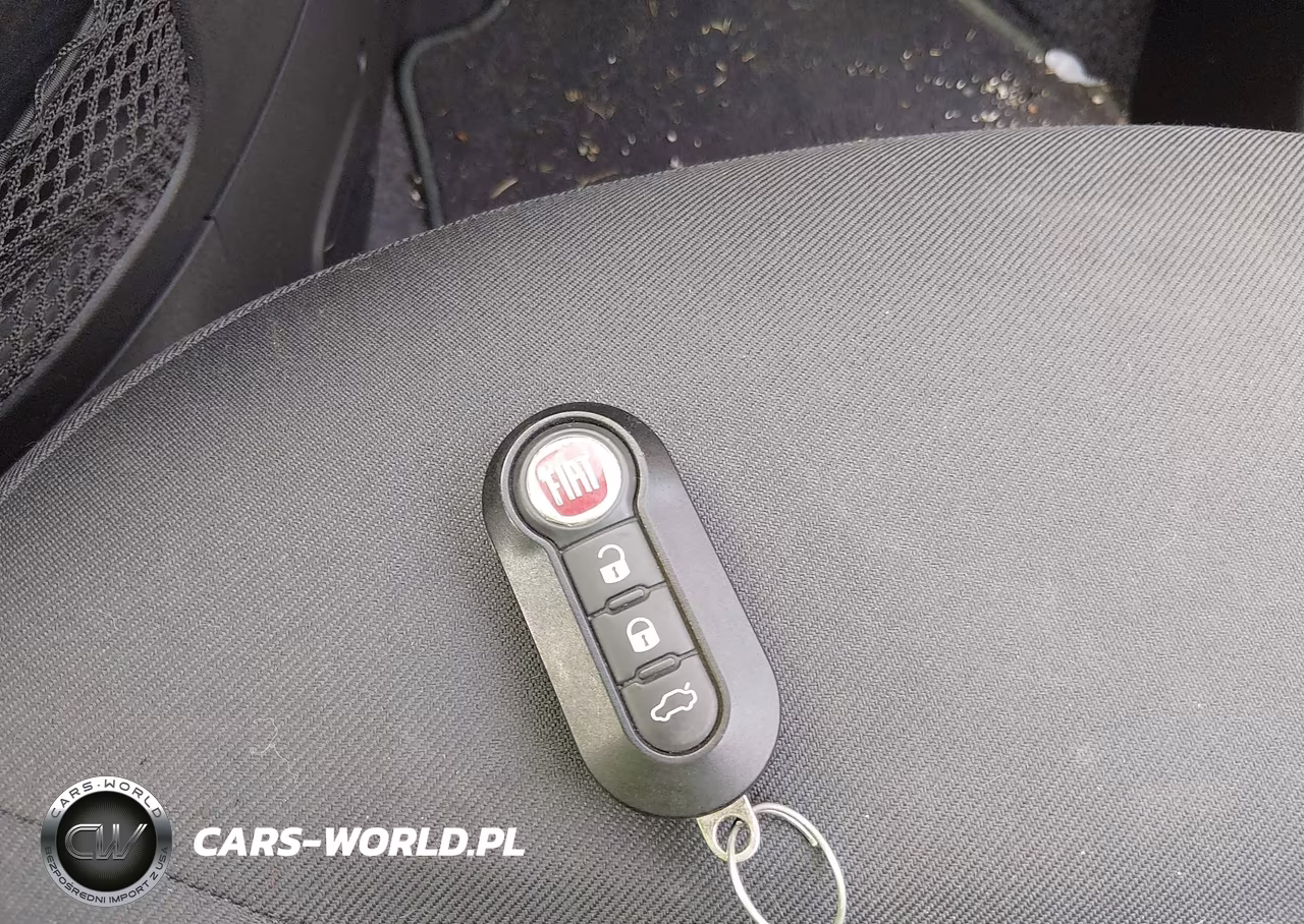 2015 Fiat 500 Pop VIN:3C3CFFAR8FT560604 - 11