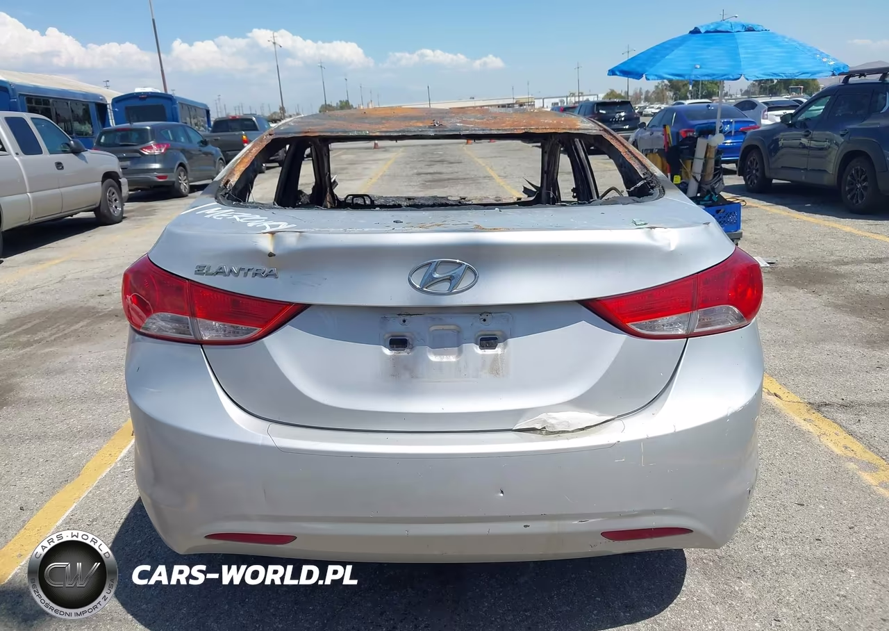 2013 Hyundai Elantra Gls VIN:KMHDH4AE9DU533504 - 16