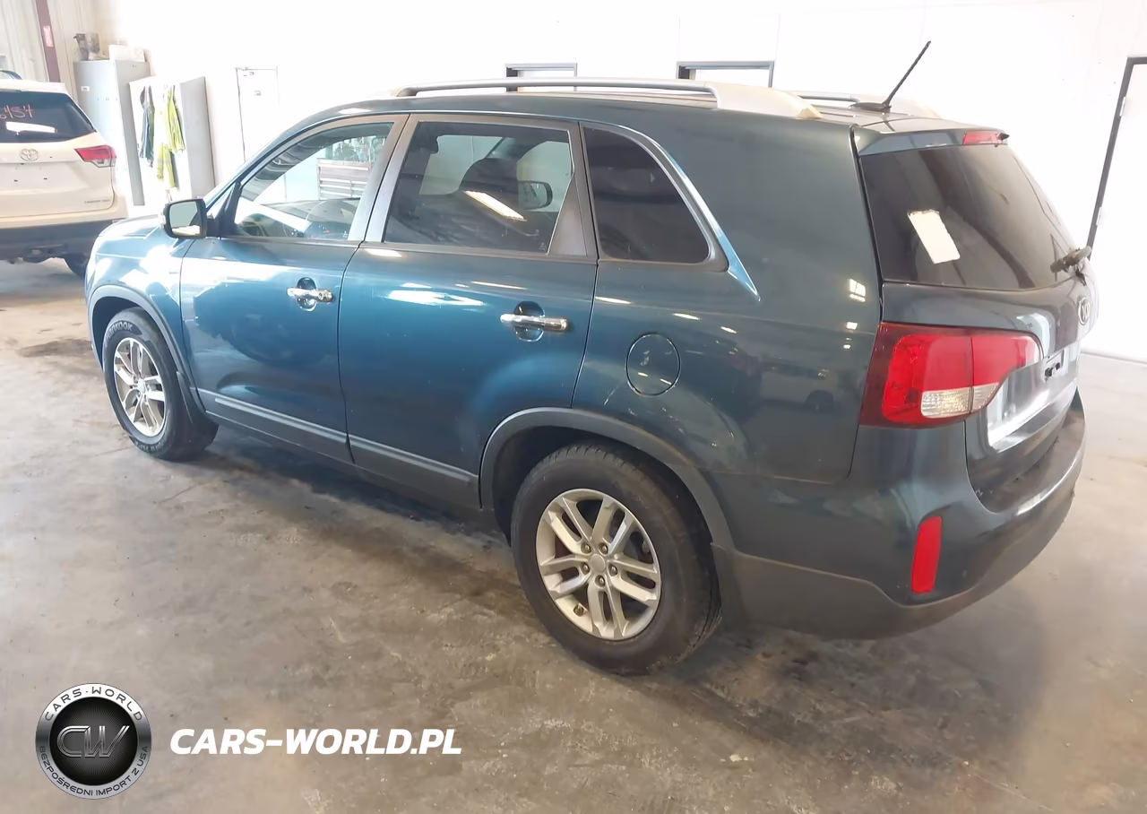 2014 Kia Sorento Lx VIN:5XYKT4A69EG461094 - 3
