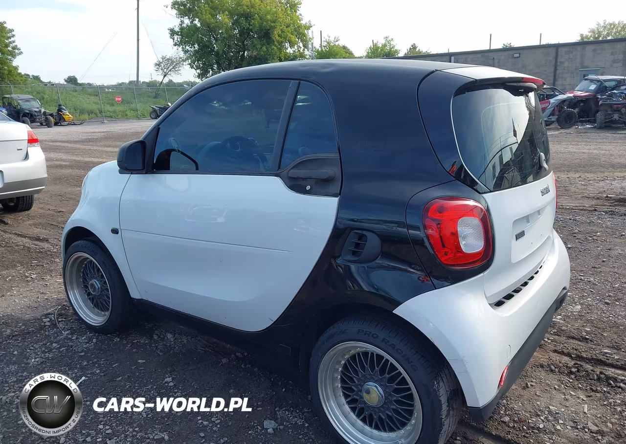 2016 Smart Fortwo Passion-Prime-Proxy-Pure VIN:WMEFJ5DA4GK074528 - 3