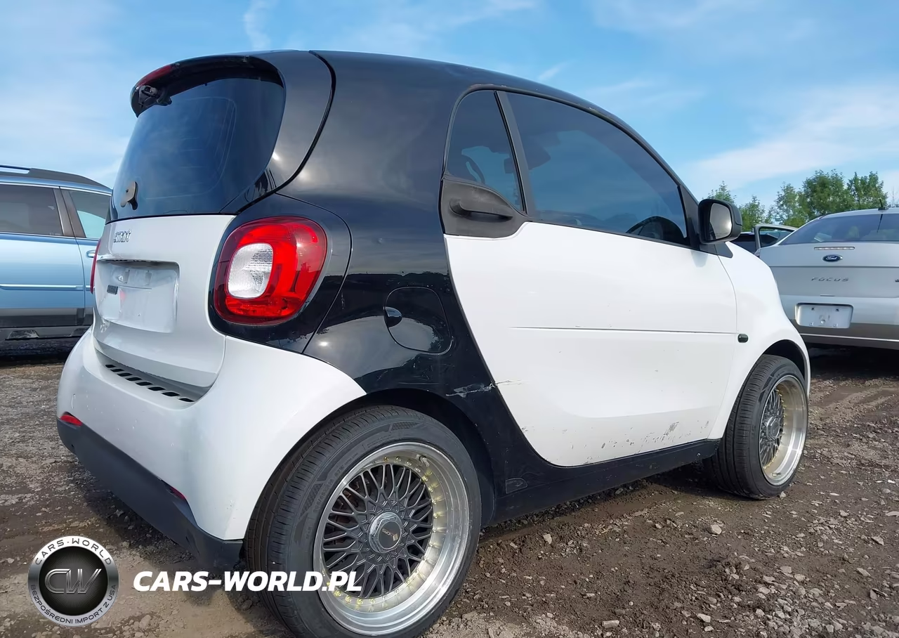2016 Smart Fortwo Passion-Prime-Proxy-Pure VIN:WMEFJ5DA4GK074528 - 4