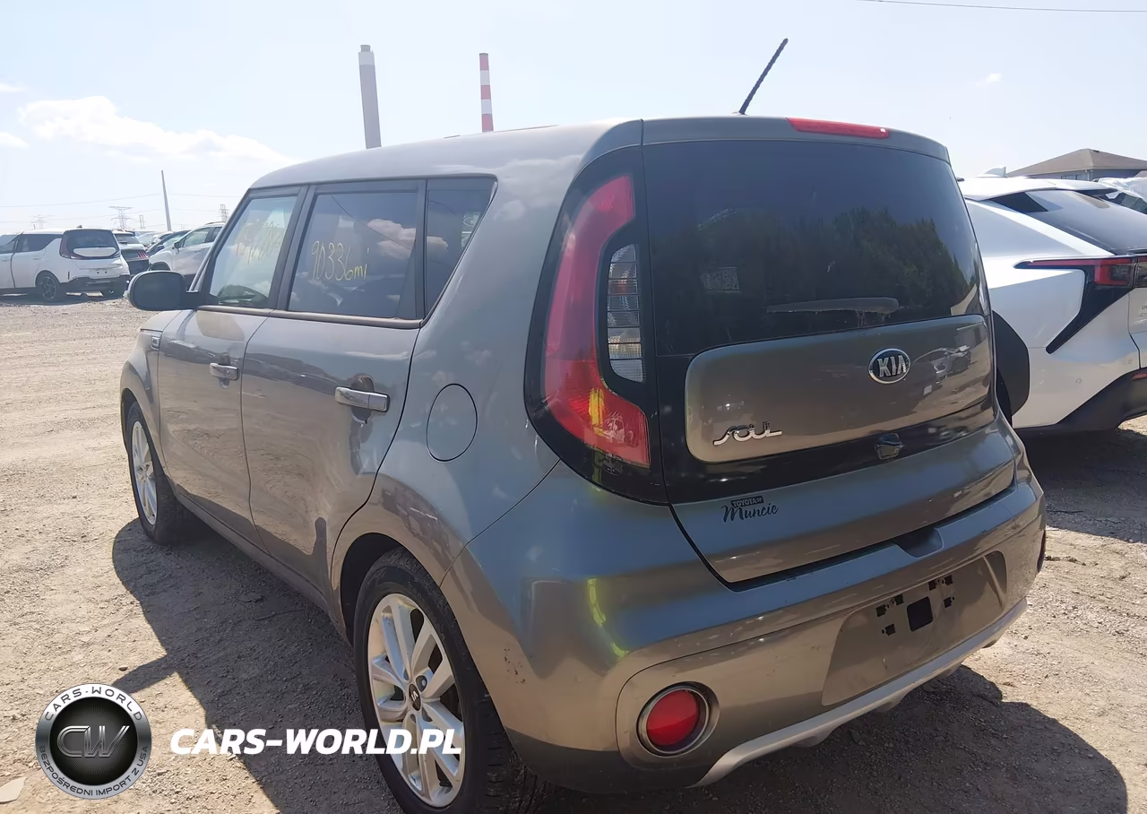2018 Kia Soul + VIN:KNDJP3A5XJ7527063 - 3