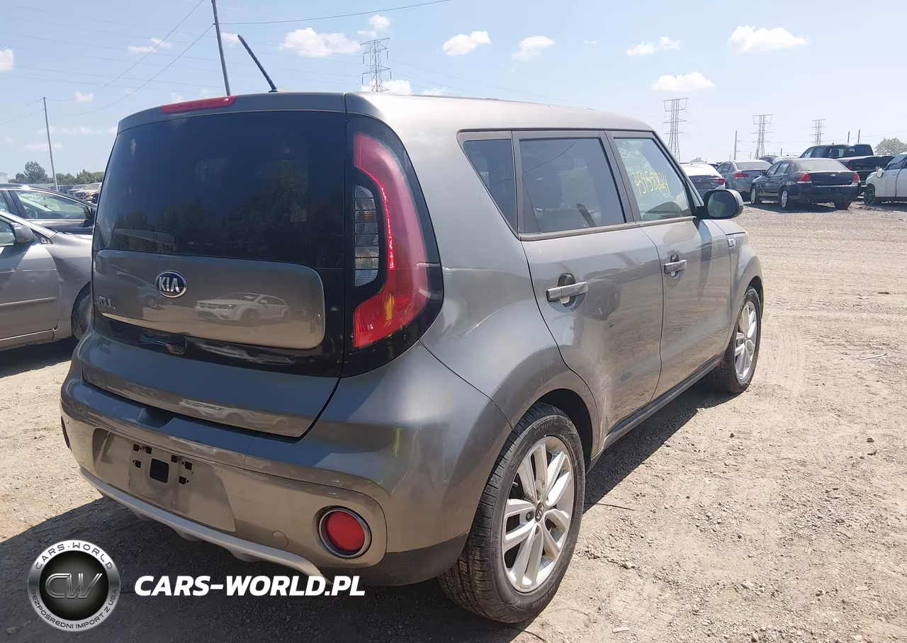 2018 Kia Soul + VIN:KNDJP3A5XJ7527063 - 4