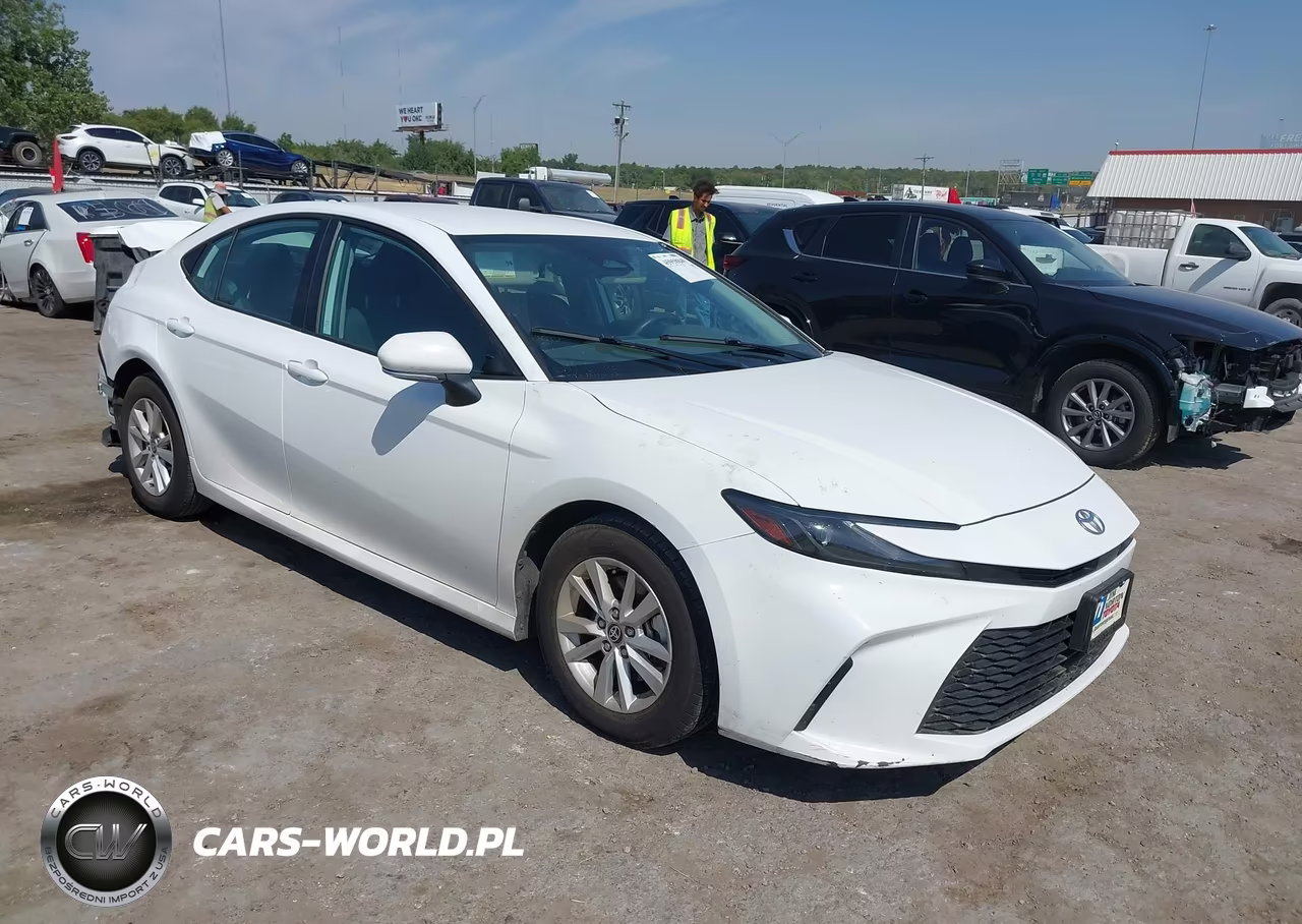 2025 Toyota Camry Le VIN:4T1DAACK9SU596945 - 1