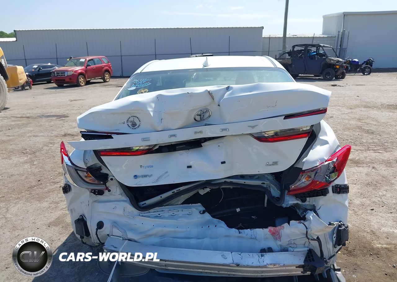 2025 Toyota Camry Le VIN:4T1DAACK9SU596945 - 16