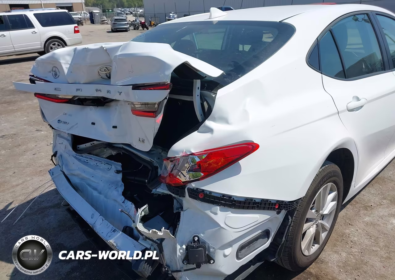 2025 Toyota Camry Le VIN:4T1DAACK9SU596945 - 6