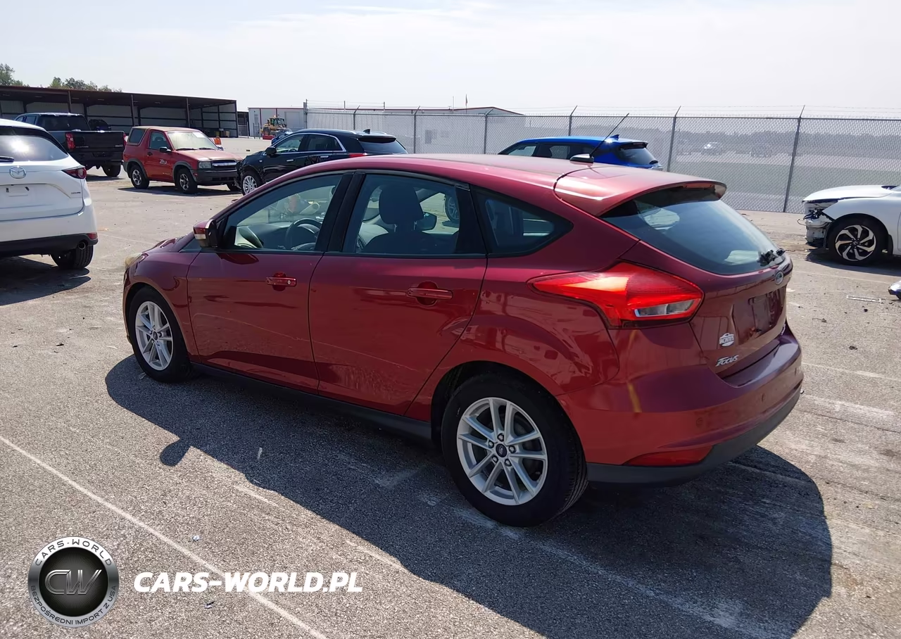 2015 Ford Focus Se VIN:1FADP3K24FL209137 - 3