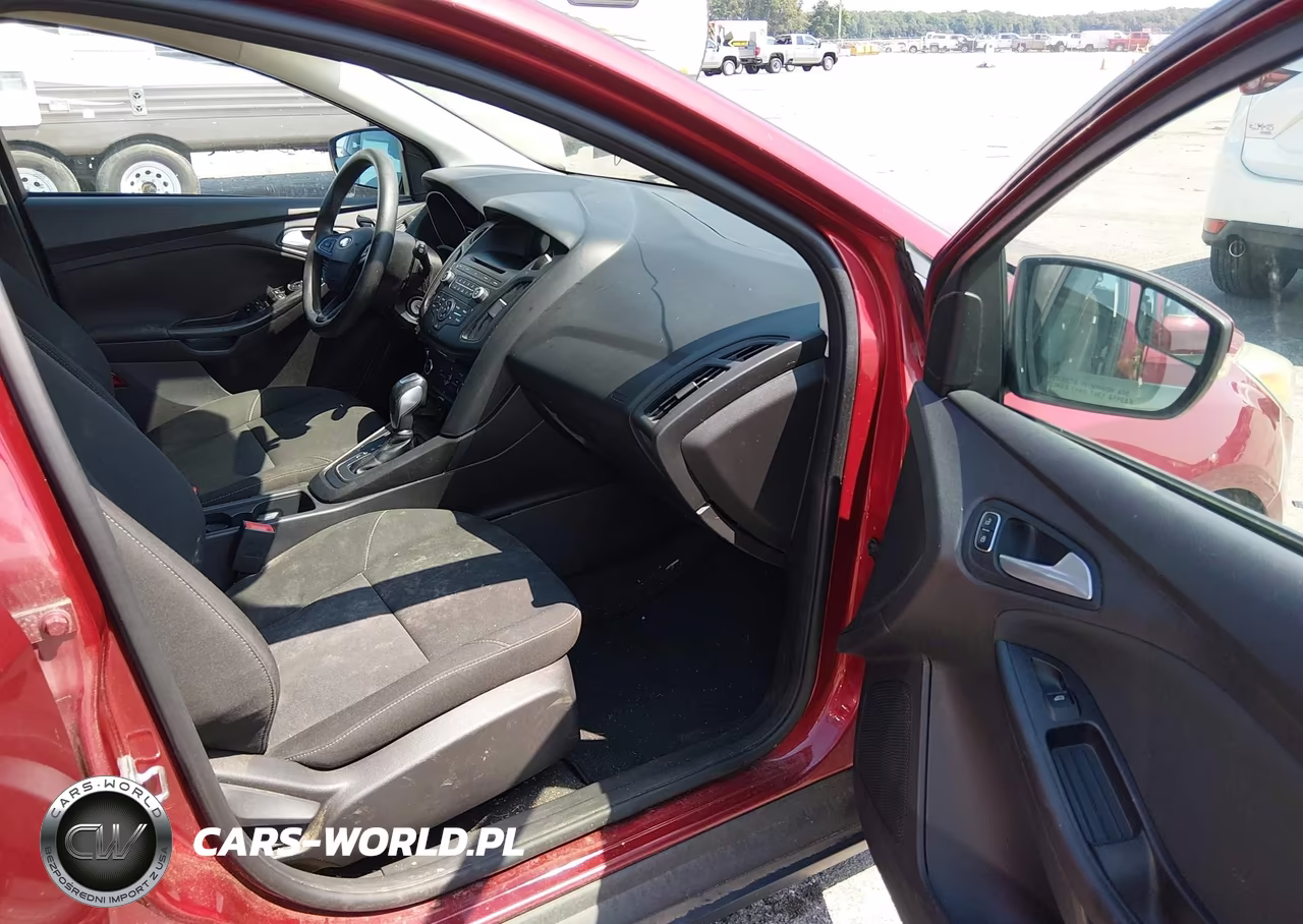 2015 Ford Focus Se VIN:1FADP3K24FL209137 - 5