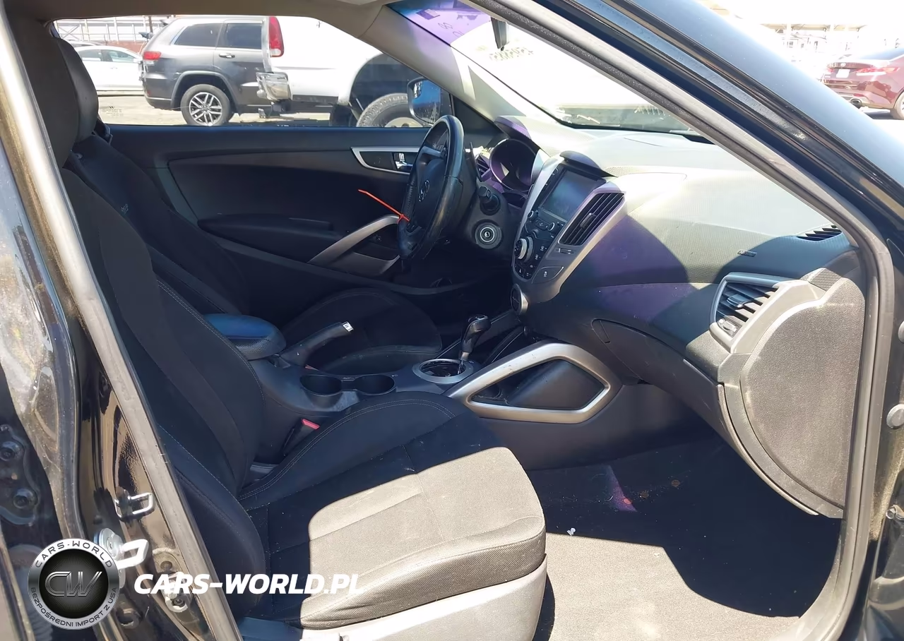2017 Hyundai Veloster VIN:KMHTC6AD8HU309112 - 5