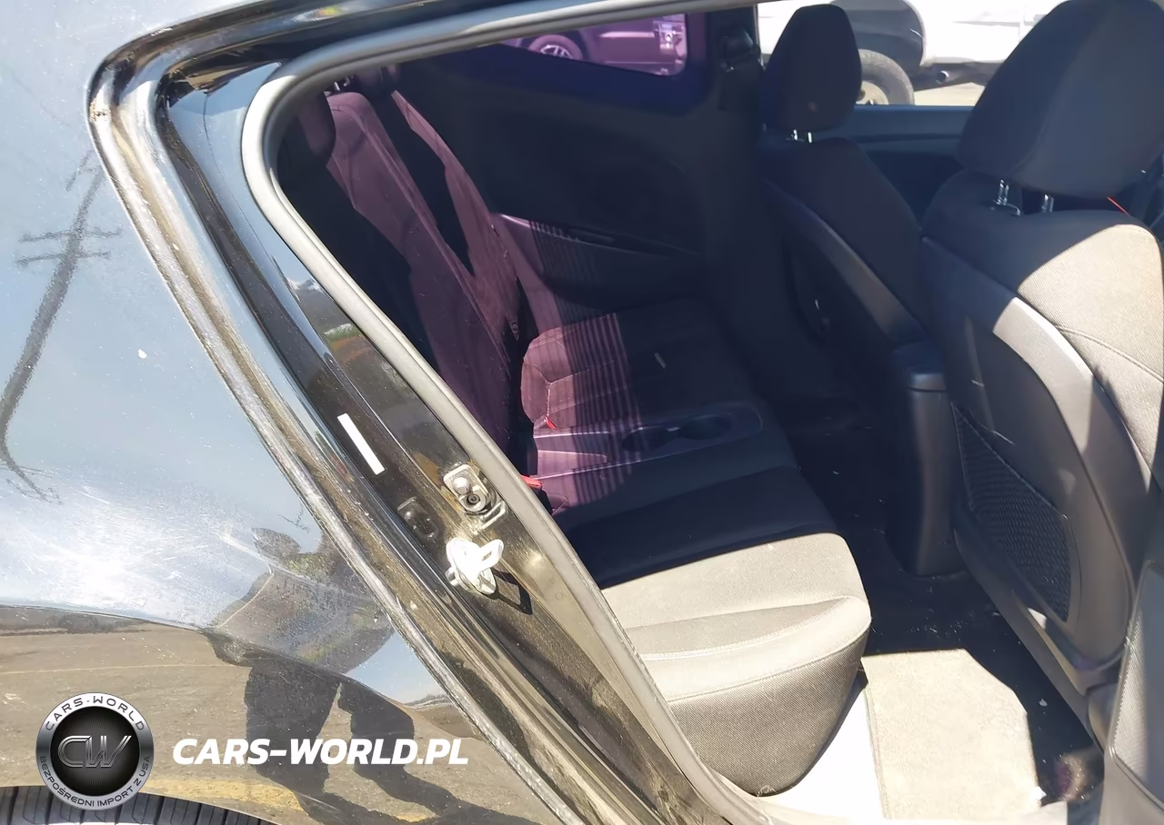 2017 Hyundai Veloster VIN:KMHTC6AD8HU309112 - 8