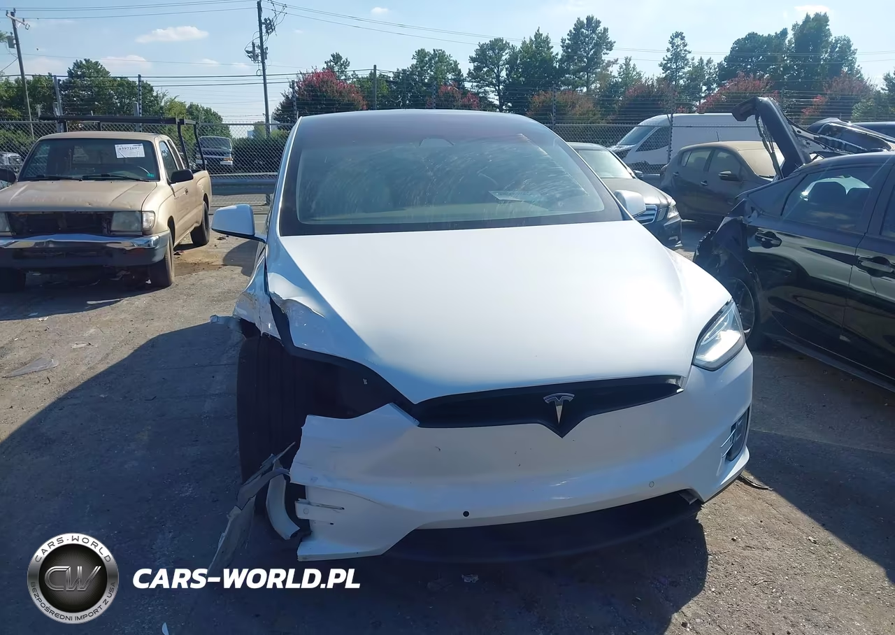 2018 Tesla Model X VIN:5YJXCBE21JF085848 - 12