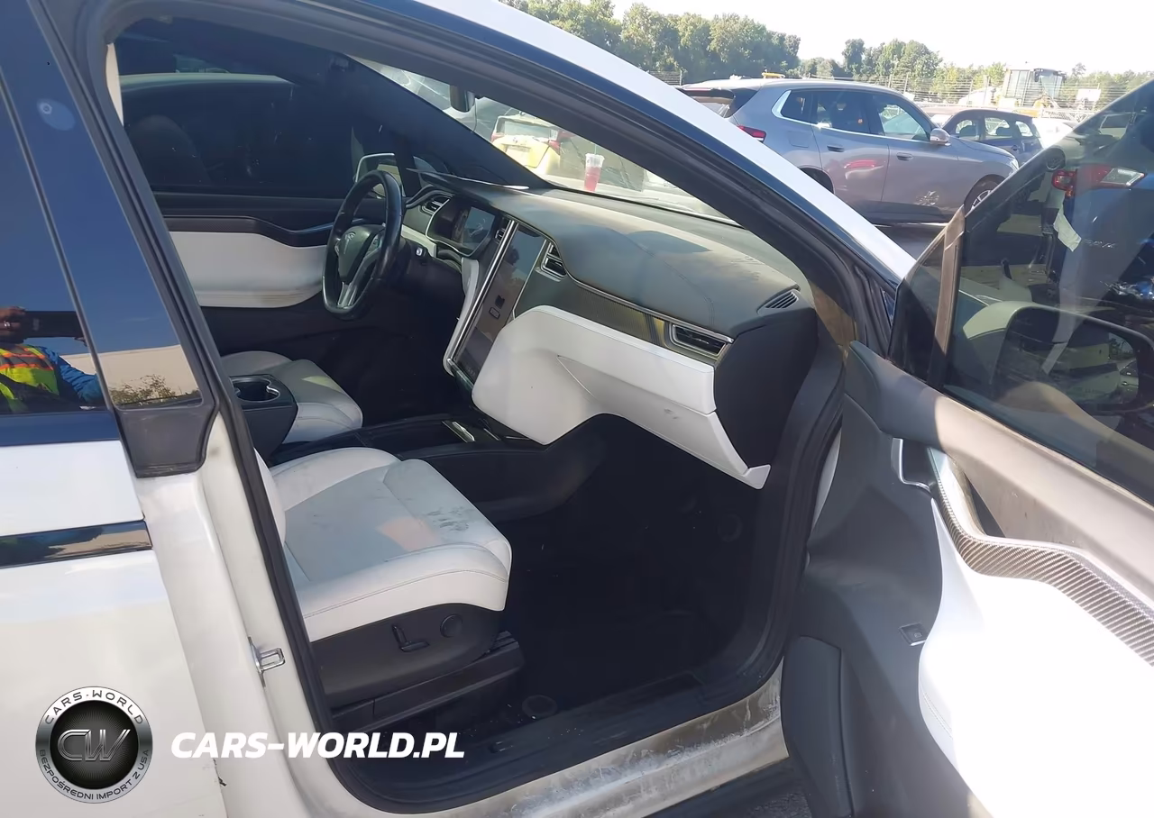 2018 Tesla Model X VIN:5YJXCBE21JF085848 - 5