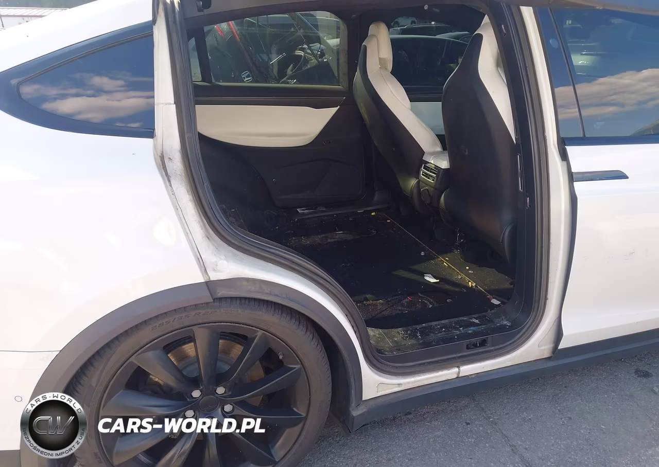2018 Tesla Model X VIN:5YJXCBE21JF085848 - 8
