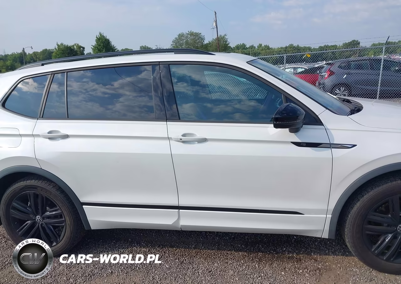 2022 Volkswagen Tiguan 2.0T Se R-Line Black VIN:3VVCB7AX7NM109072 - 13
